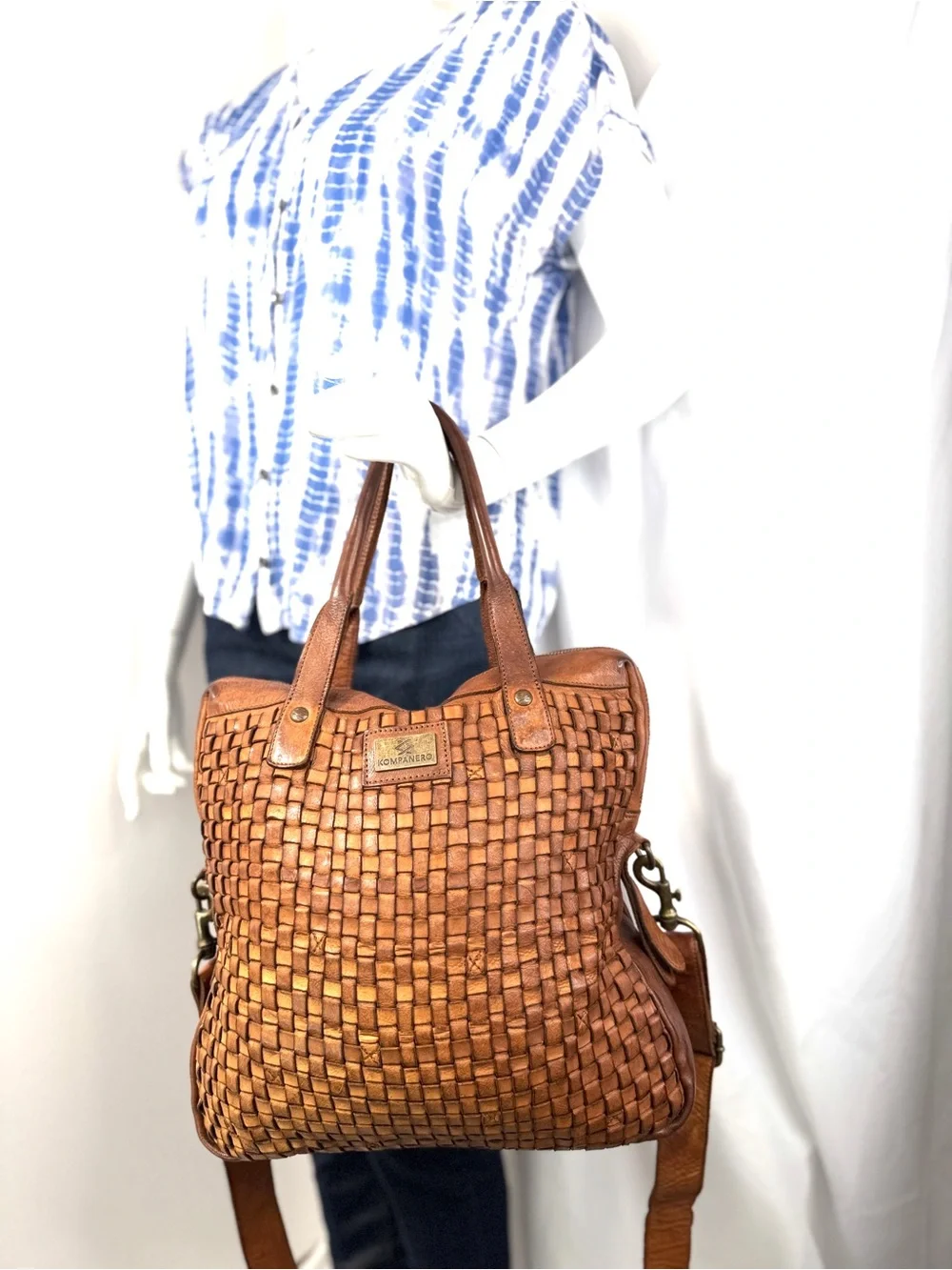 Kompanero Unisex Brown Woven Leather Laptop Bag Bronze Logo Hardware